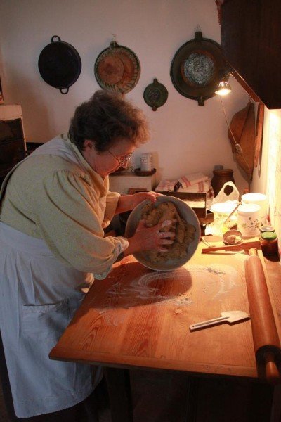 Ükapáink receptje alapján készül a mézeskalács