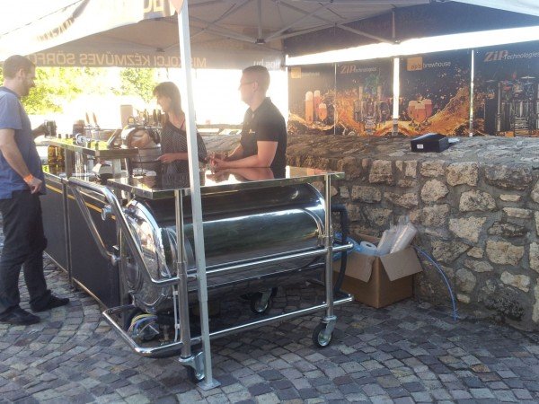 A miskolci Zip sörfőzde ultramodern sörös hordója