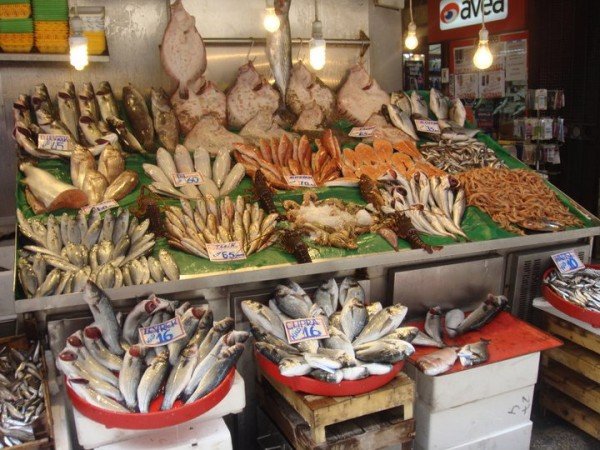 Friss portéka a karaköyi halpiacon