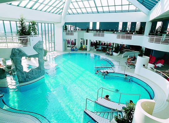 A gyerekbarát fürdőben azért a felnőtteknek is jutott egy "nyugalom-sziget"