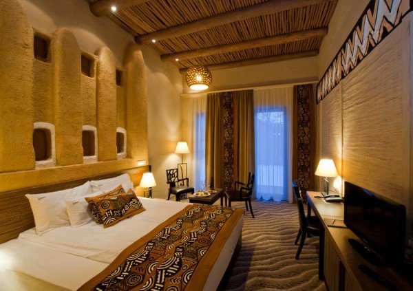 Minden szoba tágas és különleges építészeti- és dekorelemek jellemzik