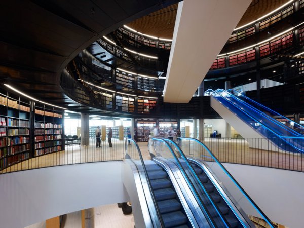 library-of-birmingham-by-mecanoo-biggest-in-europe-designboom06