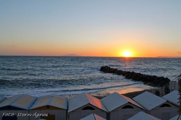 Golden Beach a Sorrentóhoz közeli Metában