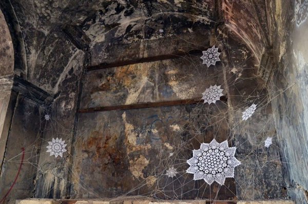 crochet-lace-street-art-nespoon-23