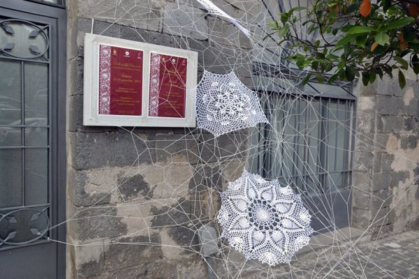 crochet-lace-street-art-nespoon-5