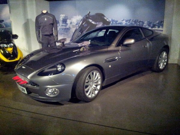 Aston_martin_masik