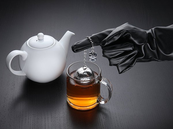death_star_tea_infuser_inuse